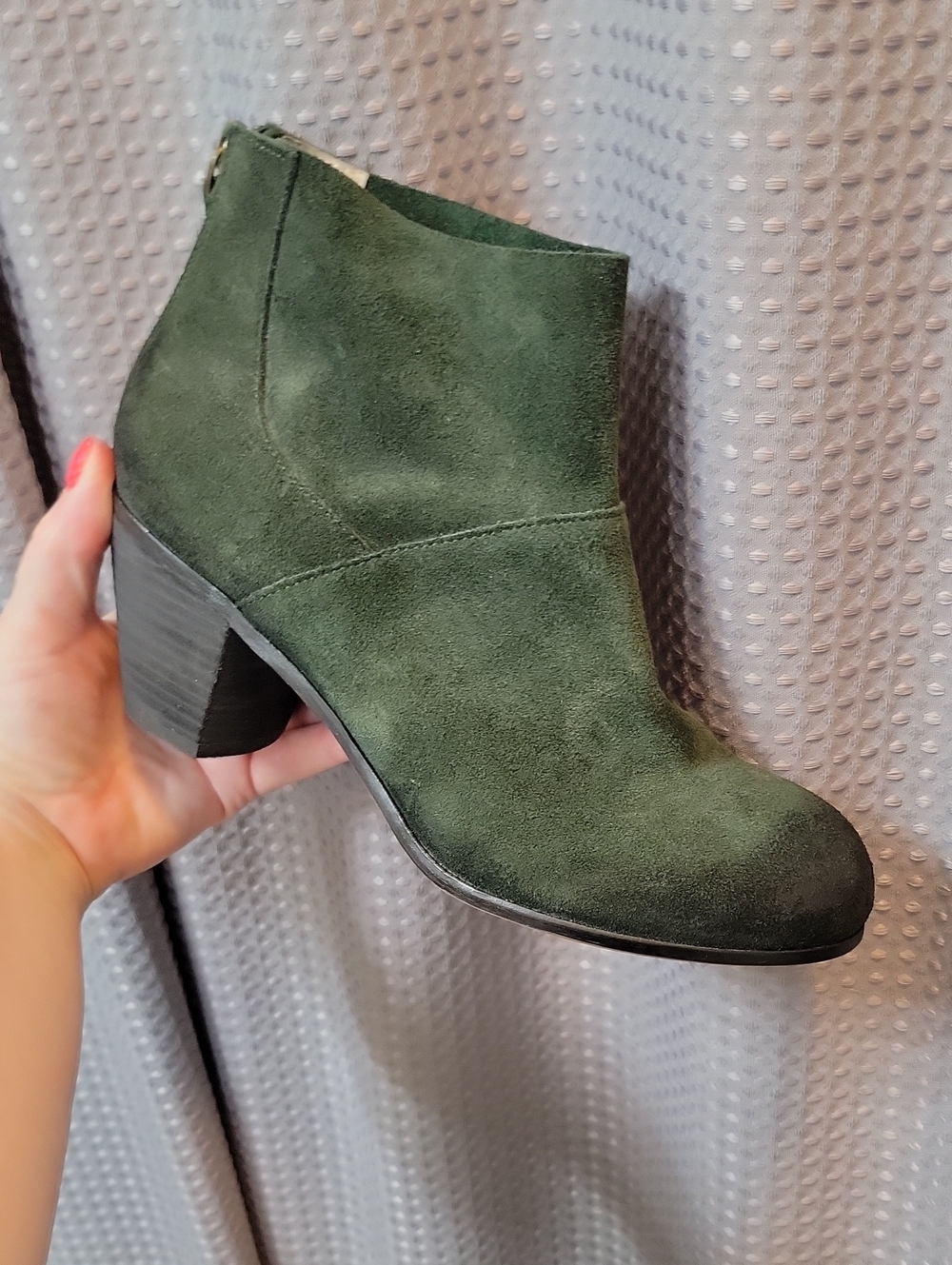 NWT Kelsi Dagger Green Suede Heel Booties size 8